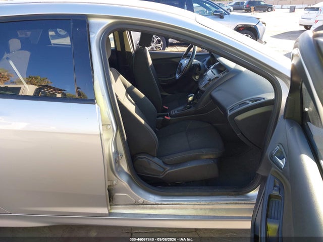 Ford FOCUS SE 2015 1FADP3F26FL249097 Image 5