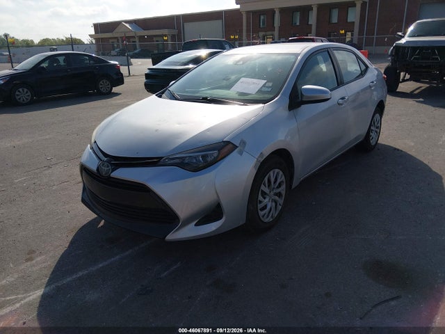 46067891 :رقم المزاد ، 5YFBURHE2JP790913 vin ، 2018 Toyota Corolla Le مزاد بيع