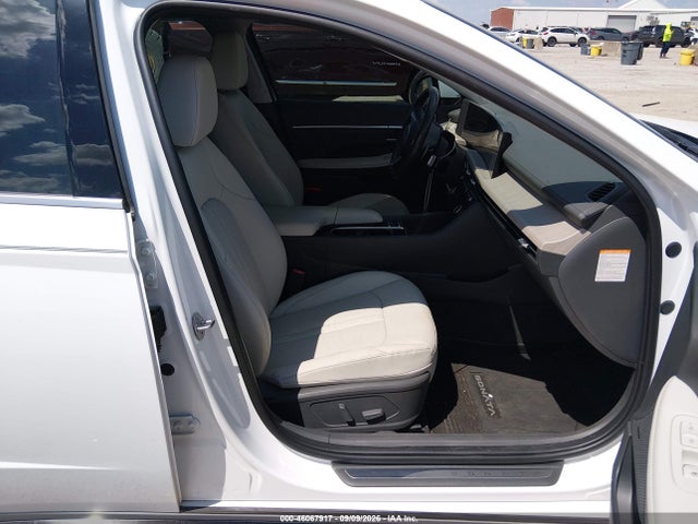 Продажа на аукционе авто 2024 Hyundai Sonata Hybrid Limited, vin: KMHL54JJ3RA102571, номер лота: 46067917