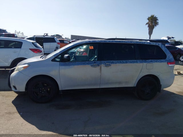 2014 Toyota Sienna Xle 7 Passenger მანქანა იყიდება აუქციონზე, vin: 5TDDK3DC9ES092523, აუქციონის ნომერი: 46067920