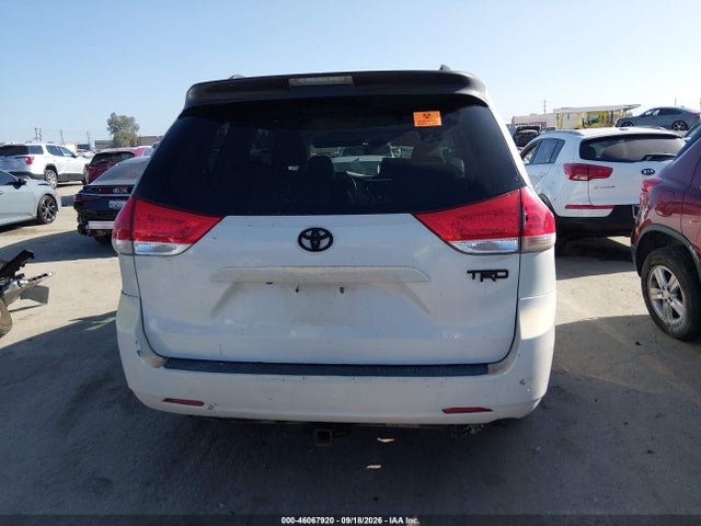 2014 Toyota Sienna Xle 7 Passenger მანქანა იყიდება აუქციონზე, vin: 5TDDK3DC9ES092523, აუქციონის ნომერი: 46067920