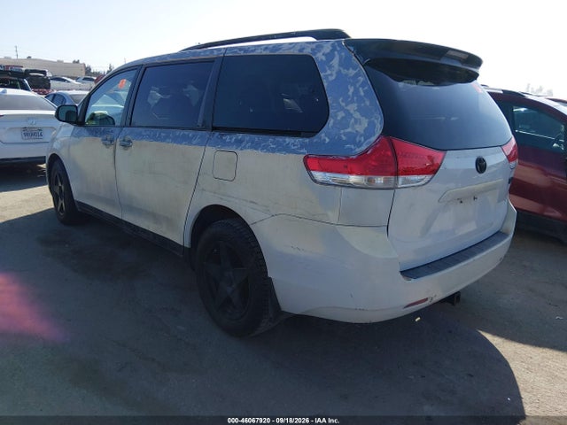 2014 Toyota Sienna Xle 7 Passenger მანქანა იყიდება აუქციონზე, vin: 5TDDK3DC9ES092523, აუქციონის ნომერი: 46067920