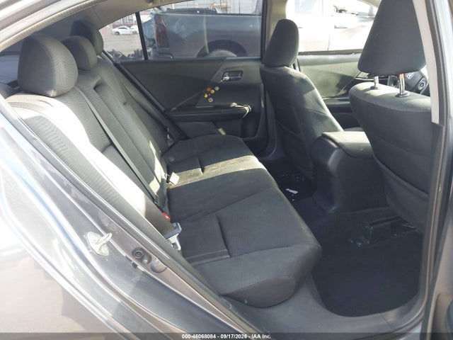 46068084 :رقم المزاد ، 1HGCR2E37FA252706 vin ، 2015 Honda Accord Lx مزاد بيع