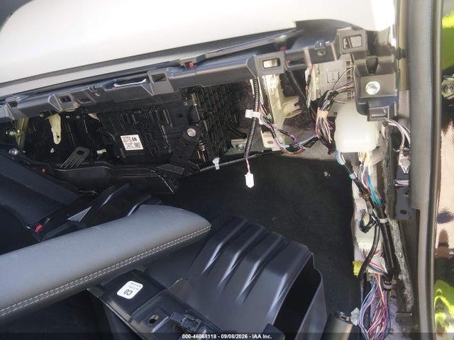 5TDKRKEC0SS268284 Toyota SIENNA LE