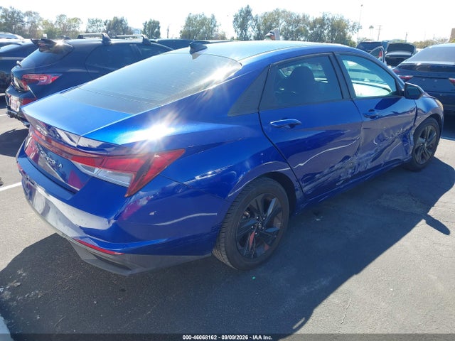 5NPLM4AG2MH000319 Hyundai ELANTRA SEL