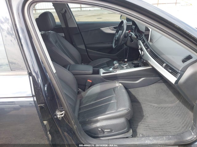 46068176 :رقم المزاد ، WAUDNAF48HN042477 vin ، 2017 Audi A4 2.0t Season Of Audi Premium مزاد بيع