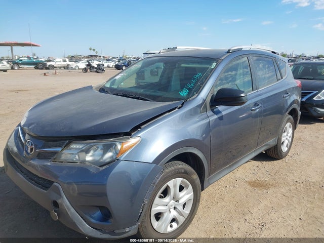Toyota RAV4 LE 2014 JTMZFREV7ED031552 Image 2