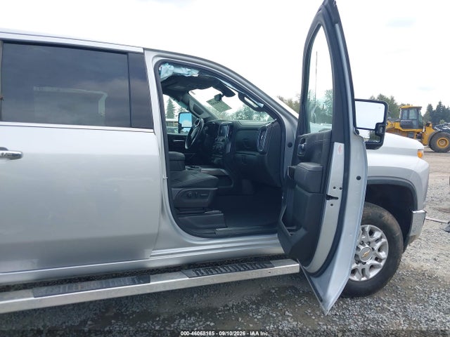 46068185 :رقم المزاد ، 1GC4YUEY1NF355215 vin ، 2022 Chevrolet Silverado 3500hd 4wd  Long Bed Ltz مزاد بيع