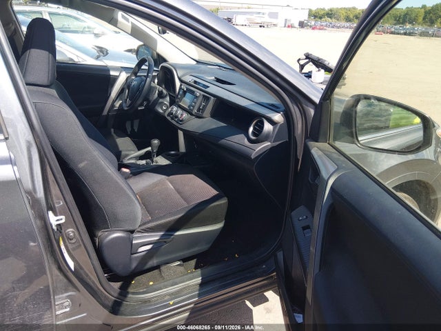 2014 Toyota Rav4 Le მანქანა იყიდება აუქციონზე, vin: JTMBFREV4ED056121, აუქციონის ნომერი: 46068265