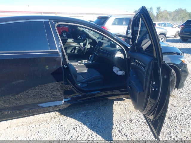 46068323 :رقم المزاد ، 1HGCV1F33JA029964 vin ، 2018 Honda Accord Sport مزاد بيع