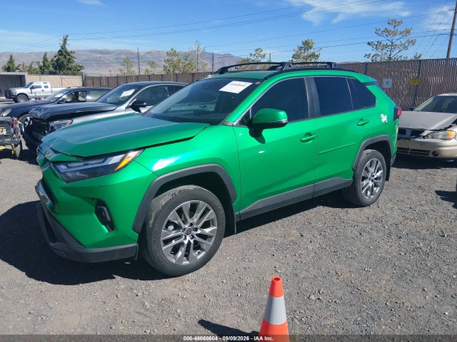 Toyota Rav4 Xle Premium 2022 2T3A1RFV5NW321432 Image 2