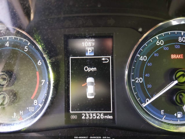 5YFBURHE7HP613056 Toyota COROLLA SE