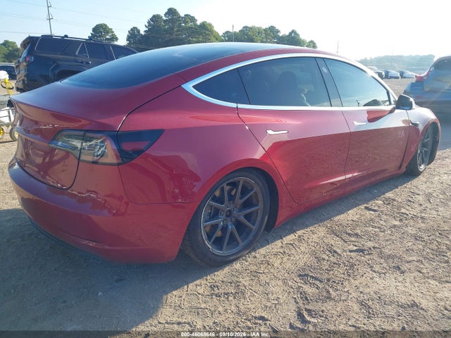 Tesla Model 3 Long Range/mid Range 2018 5YJ3E1EA5JF005302 Image 4