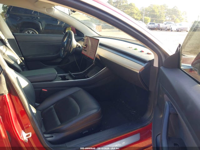 Tesla Model 3 Long Range/mid Range 2018 5YJ3E1EA5JF005302 Image 5
