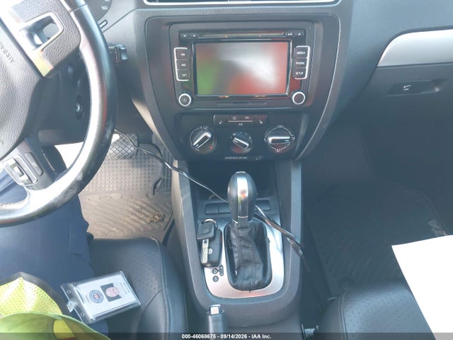 46068675 :رقم المزاد ، 3VWDP7AJ0DM410200 vin ، 2013 Volkswagen Jetta 2.5l Se مزاد بيع