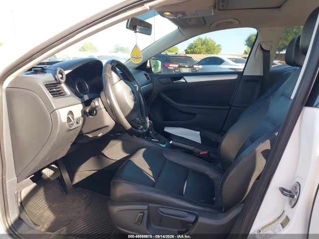 46068675 :رقم المزاد ، 3VWDP7AJ0DM410200 vin ، 2013 Volkswagen Jetta 2.5l Se مزاد بيع