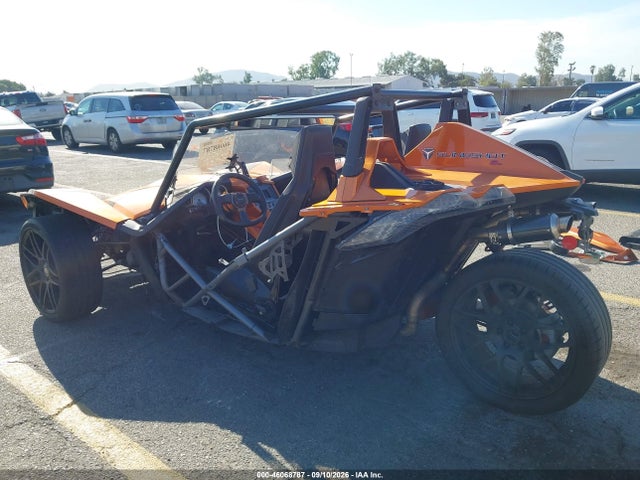 2015 Polaris Slingshot Sl მანქანა იყიდება აუქციონზე, vin: 57XAAPFAXF5104721, აუქციონის ნომერი: 46068787