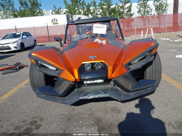 2015 Polaris Slingshot Sl მანქანა იყიდება აუქციონზე, vin: 57XAAPFAXF5104721, აუქციონის ნომერი: 46068787