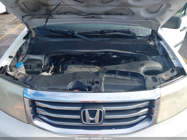 46068807 :رقم المزاد ، 5FNYF4H21FB062385 vin ، 2015 Honda Pilot Lx مزاد بيع