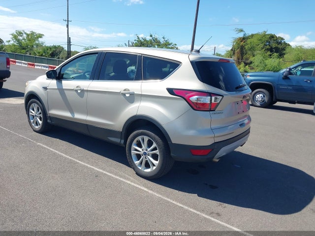 Ford ESCAPE SE 2017 1FMCU9GD2HUB08764 Image 3