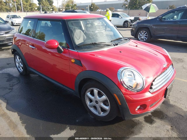46068911 :رقم المزاد ، WMWMF3C52ATZ66985 vin ، 2010 Mini Cooper مزاد بيع