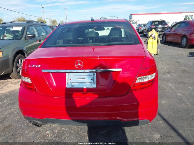 Продаж на аукціоні авто 2012 Mercedes-benz C 250 Sport, vin: WDDGF4HB4CR211816, номер лоту: 46068936