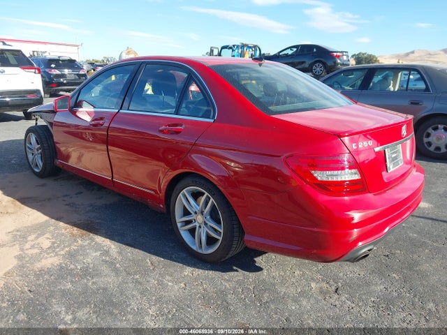 Продаж на аукціоні авто 2012 Mercedes-benz C 250 Sport, vin: WDDGF4HB4CR211816, номер лоту: 46068936