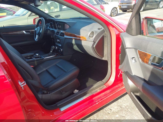 Продаж на аукціоні авто 2012 Mercedes-benz C 250 Sport, vin: WDDGF4HB4CR211816, номер лоту: 46068936