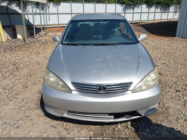 46069079 :رقم المزاد ، 4T1BF32KX5U594261 vin ، 2005 Toyota Camry Le V6 مزاد بيع