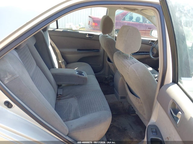 46069079 :رقم المزاد ، 4T1BF32KX5U594261 vin ، 2005 Toyota Camry Le V6 مزاد بيع