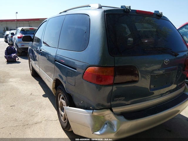 Продаж на аукціоні авто 2000 Toyota Sienna Xle, vin: 4T3ZF13C4YU317871, номер лоту: 46069086