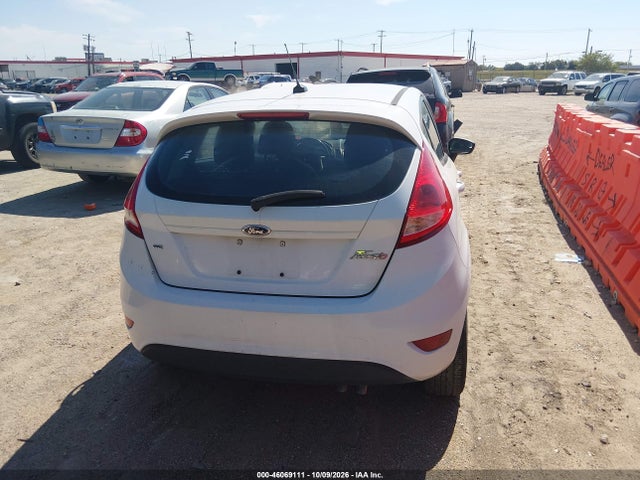 2013 Ford Fiesta Se მანქანა იყიდება აუქციონზე, vin: 3FADP4EJ8DM119333, აუქციონის ნომერი: 46069111