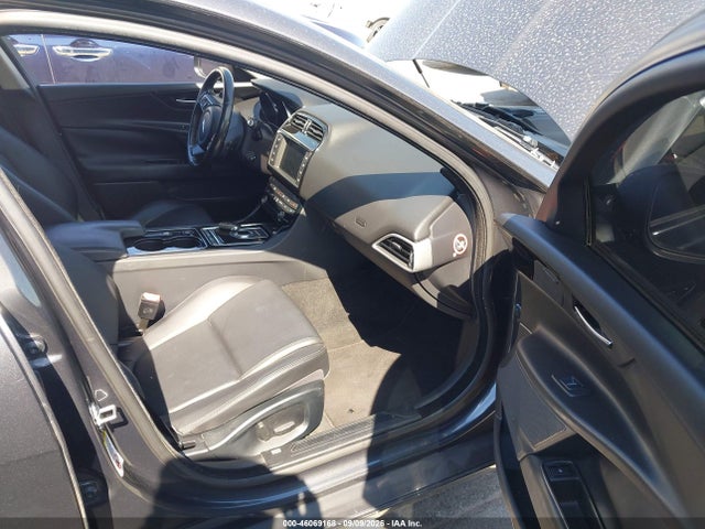 46069168 :رقم المزاد ، SAJAD4BG9HA955560 vin ، 2017 Jaguar Xe 25t Premium مزاد بيع
