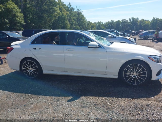 2015 Mercedes-benz C 300 Sport 4matic მანქანა იყიდება აუქციონზე, vin: 55SWF4KB4FU058118, აუქციონის ნომერი: 46069199