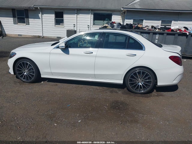 2015 Mercedes-benz C 300 Sport 4matic მანქანა იყიდება აუქციონზე, vin: 55SWF4KB4FU058118, აუქციონის ნომერი: 46069199
