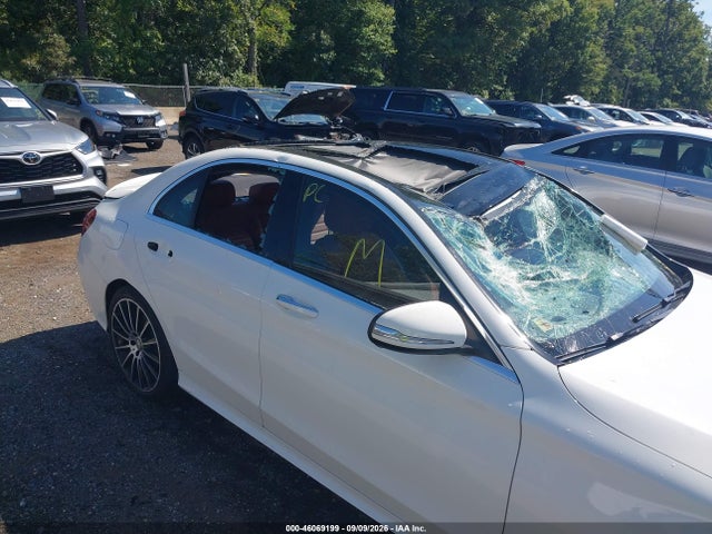 2015 Mercedes-benz C 300 Sport 4matic მანქანა იყიდება აუქციონზე, vin: 55SWF4KB4FU058118, აუქციონის ნომერი: 46069199