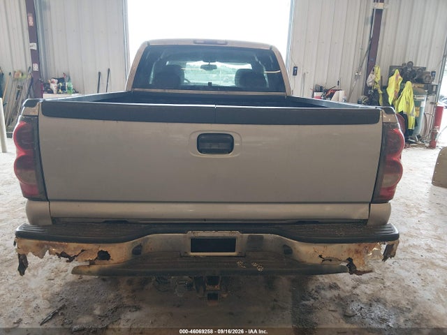 2005 Chevrolet Silverado 1500 Ls მანქანა იყიდება აუქციონზე, vin: 2GCEC19T151258720, აუქციონის ნომერი: 46069258