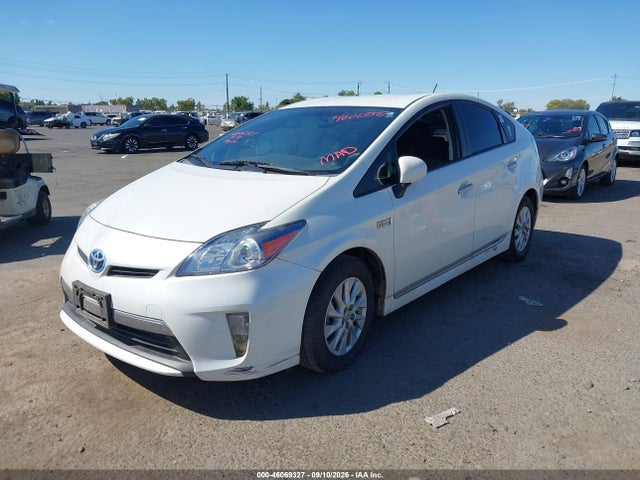 Toyota PRIUS PLUG-IN 2014 JTDKN3DP6E3060650 Image 2