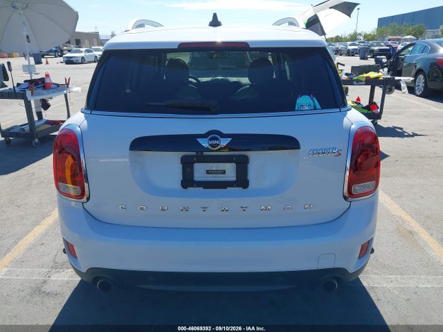 Mini Countryman Cooper S 2018 WMZYT5C35J3D83000 Image 16