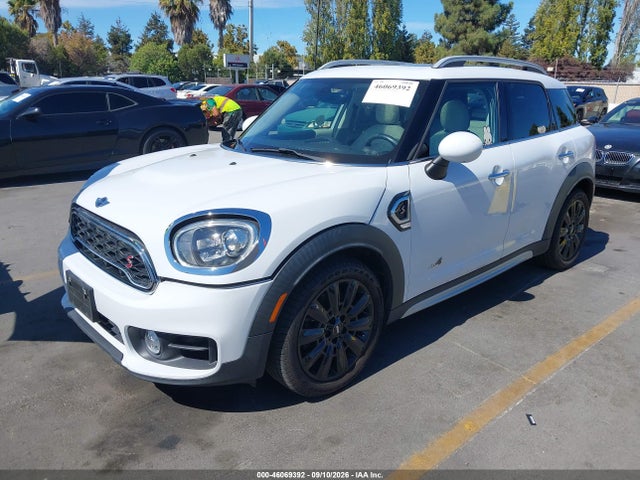 Mini Countryman Cooper S 2018 WMZYT5C35J3D83000 Image 2