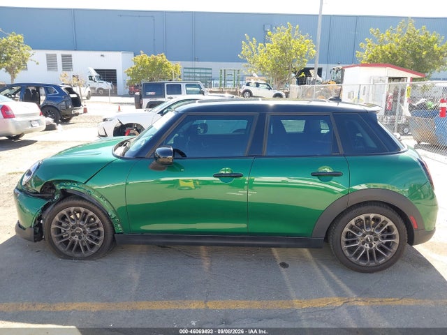 Продажа на аукционе авто 2025 Mini Hardtop Cooper S, vin: WMW53GD05S2W94690, номер лота: 46069493