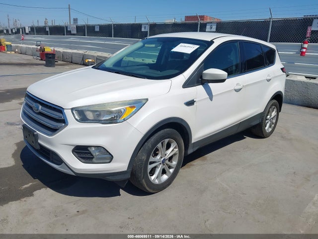 Ford ESCAPE SE 2017 1FMCU9GD4HUE49728 Image 2