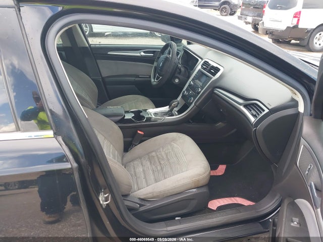 Продажа на аукционе авто 2016 Ford Fusion S, vin: 3FA6P0G71GR327306, номер лота: 46069549