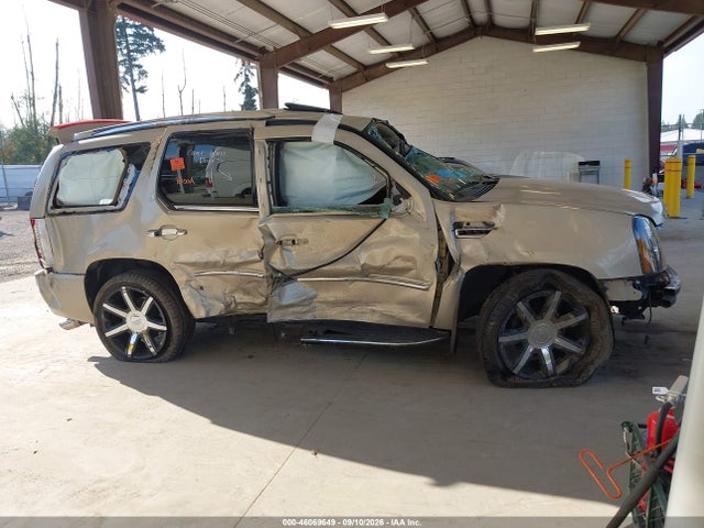 46069649 :رقم المزاد ، 1GYS4BEF9CR243273 vin ، 2012 Cadillac Escalade Luxury مزاد بيع