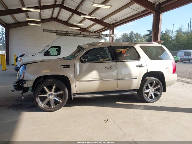 46069649 :رقم المزاد ، 1GYS4BEF9CR243273 vin ، 2012 Cadillac Escalade Luxury مزاد بيع