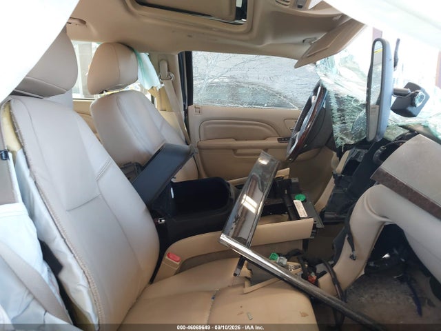 46069649 :رقم المزاد ، 1GYS4BEF9CR243273 vin ، 2012 Cadillac Escalade Luxury مزاد بيع