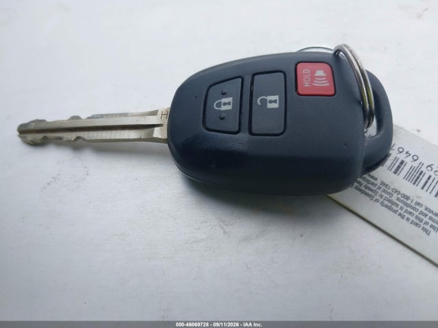 2017 Toyota Rav4 Le მანქანა იყიდება აუქციონზე, vin: JTMBFREV2HJ174013, აუქციონის ნომერი: 46069728