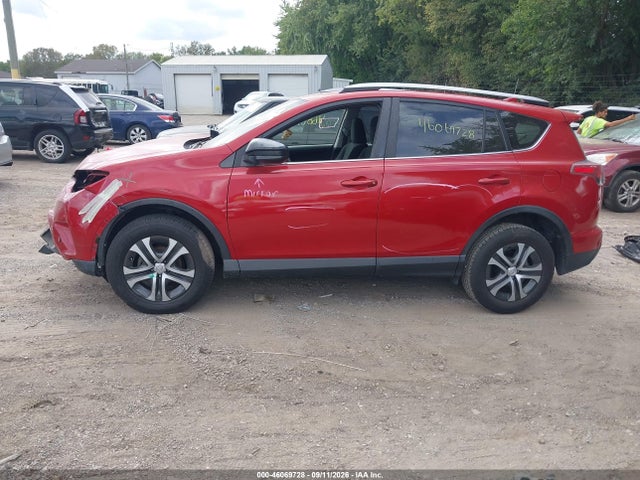 2017 Toyota Rav4 Le მანქანა იყიდება აუქციონზე, vin: JTMBFREV2HJ174013, აუქციონის ნომერი: 46069728