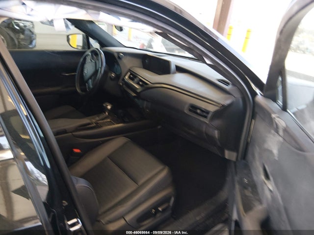 46069864 :رقم المزاد ، JTHX9JBH3M2050378 vin ، 2021 Lexus Ux 250h مزاد بيع