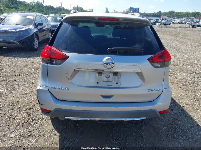 46069969 :رقم المزاد ، KNMAT2MV5HP577994 vin ، 2017 Nissan Rogue Sv مزاد بيع